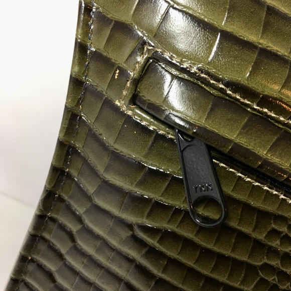 CAROL HEARTY ENDLESS ZIPPER BAG!! - Picture 4 of 10